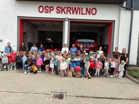 Przedszkolaki z wizytą u strażaków z OSP