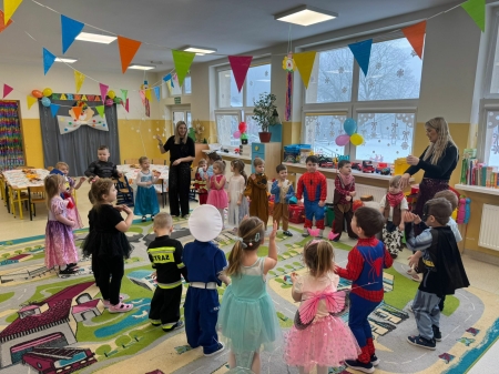 Bal Karnawałowy w Maluchach 