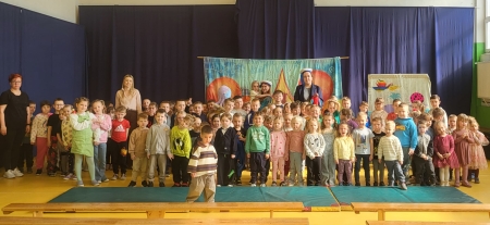 Spektakl teatralny pt. ''Skrzynia pełna skarbów''